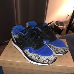 Nike Safari Le size 7.5